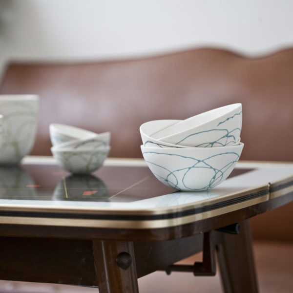 Tasses, bols collection silk porcelaine fil de couleur tissé dans la paroi fait main delphine millet atelier ceramics d poitiers
